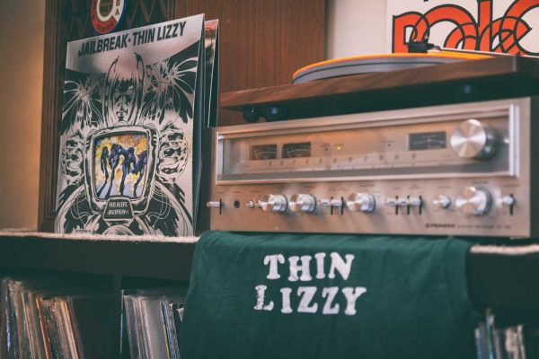 Thin Lizzy - <em>Jailbreak</em> [Stereo] (VMP Essentials Series Edition) - Image 11