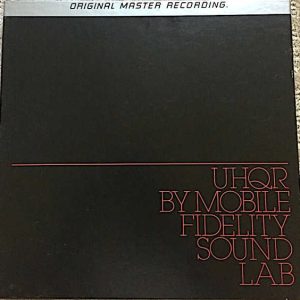 Pink Floyd - <em>The Dark Side of the Moon</em> [Stereo] (Mobile Fidelity UHQR Series Half-Speed Mastered Box Set Edition)