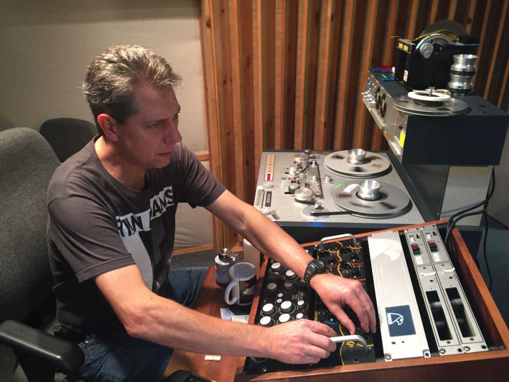 mastering engineer shawn britton at mobile fidelity sound lab